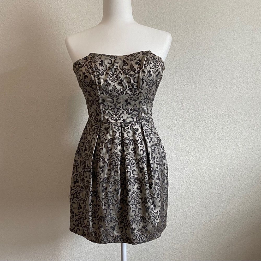 Speechless Strapless Pleated Sweetheart Scroll Gray Mini Party Dress Women’s 3